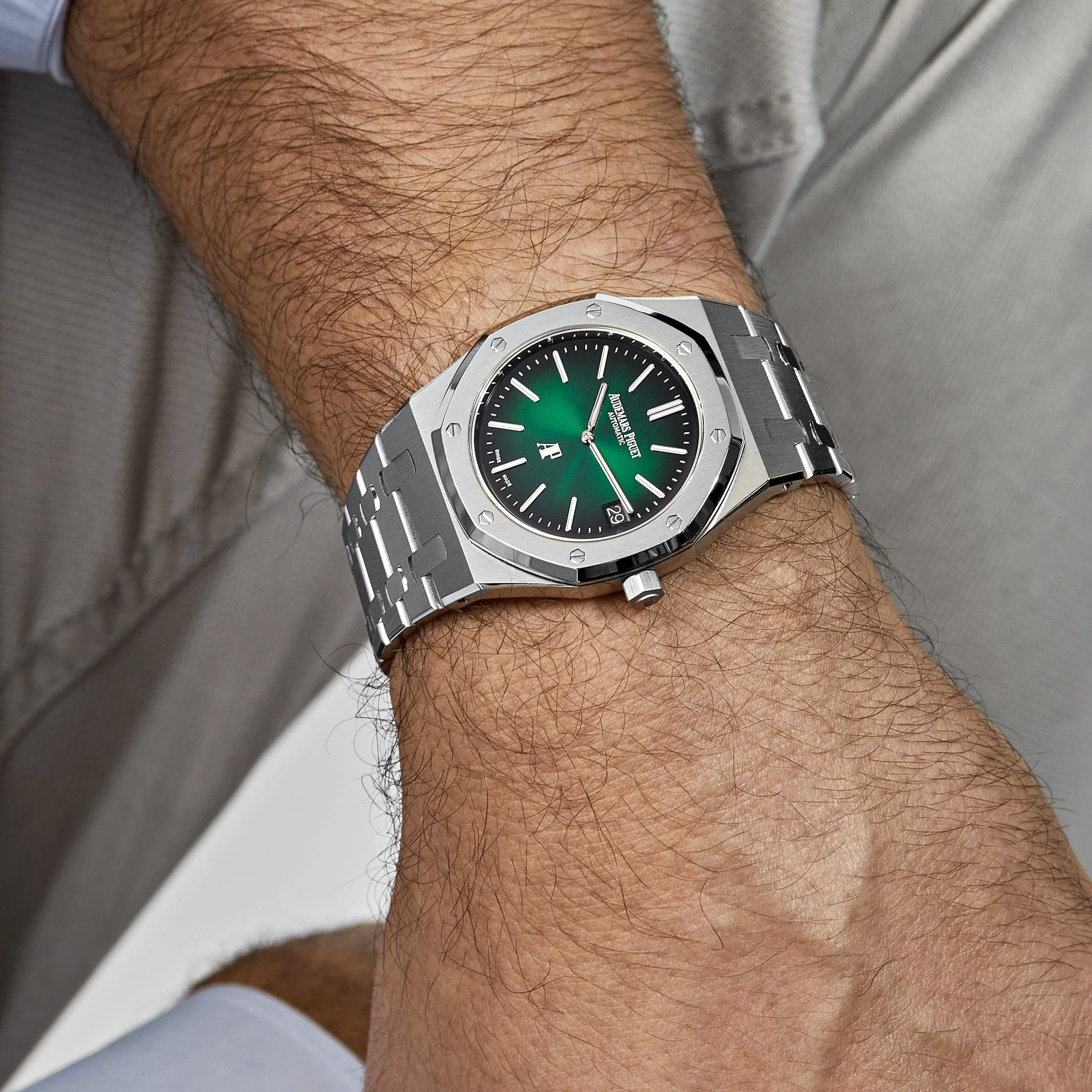 Royal Oak 'Jumbo' Extra-Thin Platinum Green Dial 7 Royal Oak 'Jumbo' Extra-Thin Platinum Green Dial - Image 7