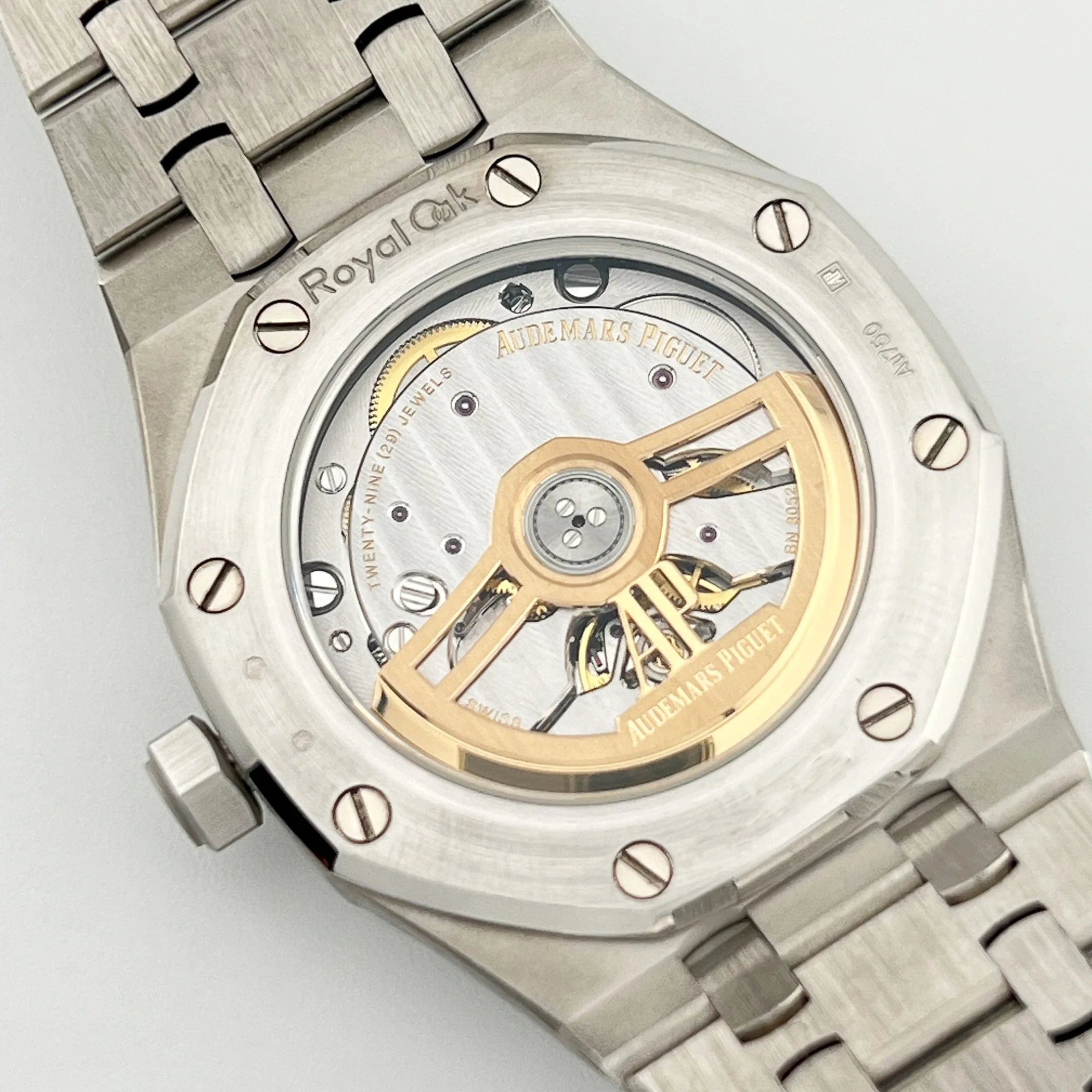 Royal Oak White Gold Diamond Bezel Smoked Blue Dial (2024) 12 Royal Oak White Gold Diamond Bezel Smoked Blue Dial (2024) - Image 12