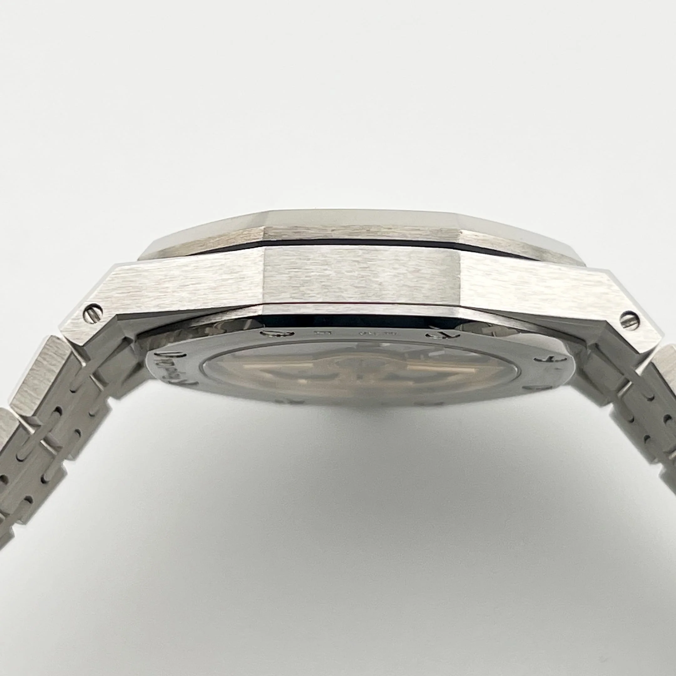 Royal Oak White Gold Diamond Bezel Smoked Blue Dial (2024) 13 Royal Oak White Gold Diamond Bezel Smoked Blue Dial (2024) - Image 13