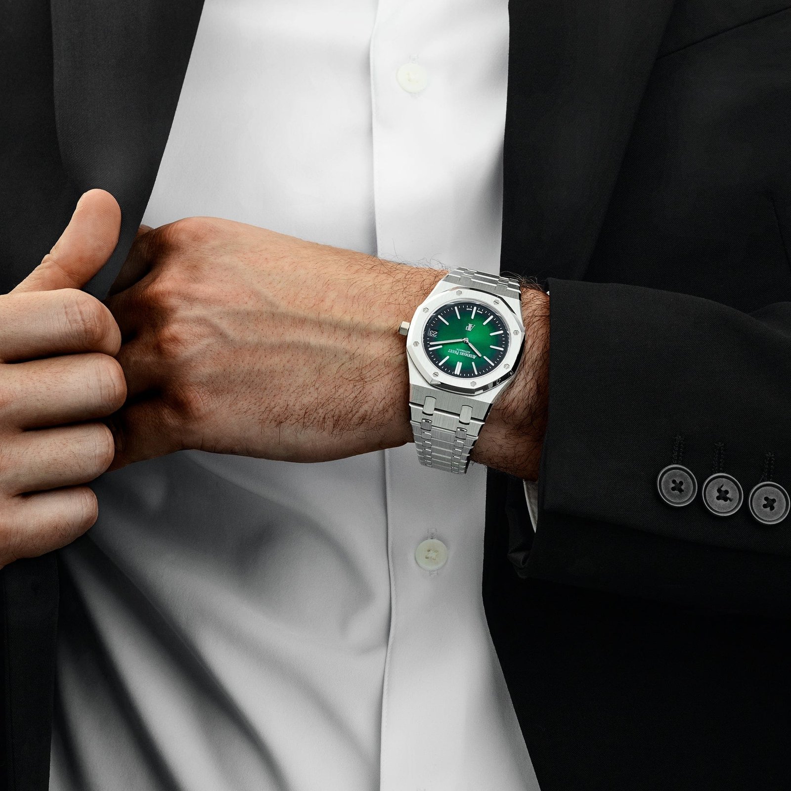 Royal Oak 'Jumbo' Extra-Thin '50th Anniversary' Green Dial 4 Royal Oak 'Jumbo' Extra-Thin '50th Anniversary' Green Dial - Image 4