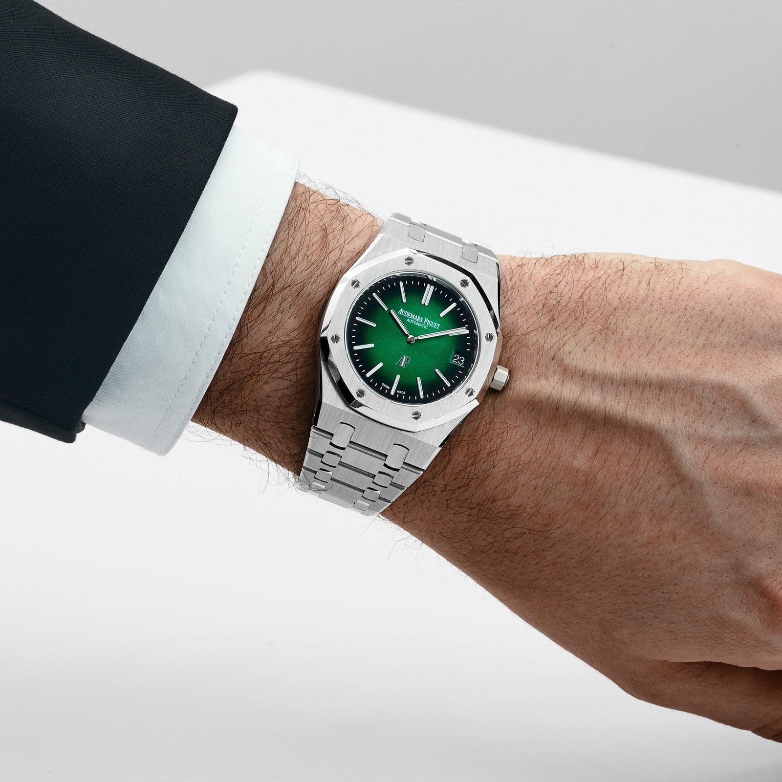 Royal Oak 'Jumbo' Extra-Thin '50th Anniversary' Green Dial 5 Royal Oak 'Jumbo' Extra-Thin '50th Anniversary' Green Dial - Image 5