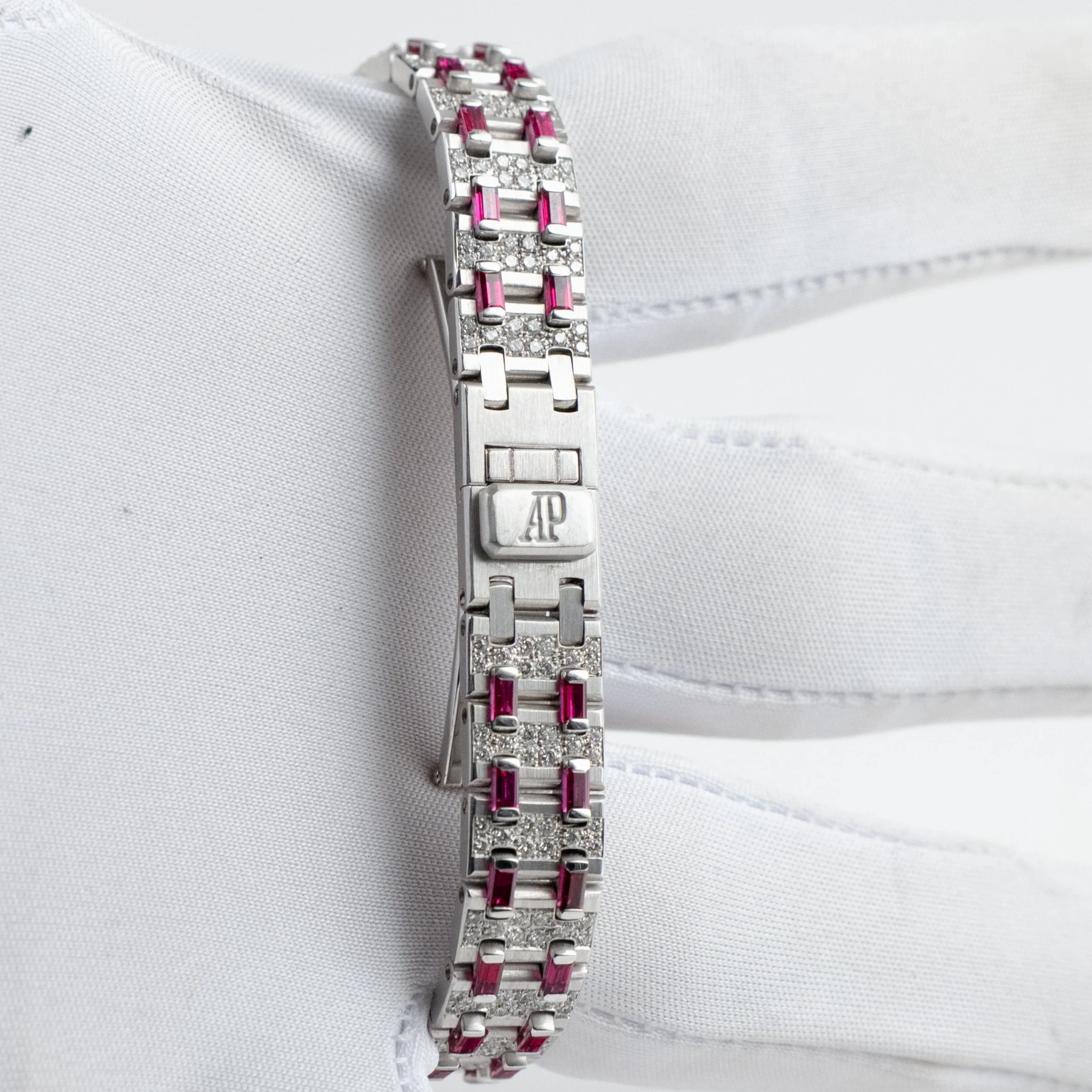 Royal Oak Ladies Vintage White Gold Diamond & Ruby Quartz (1997) 2 Royal Oak Ladies Vintage White Gold Diamond & Ruby Quartz (1997) - Image 2