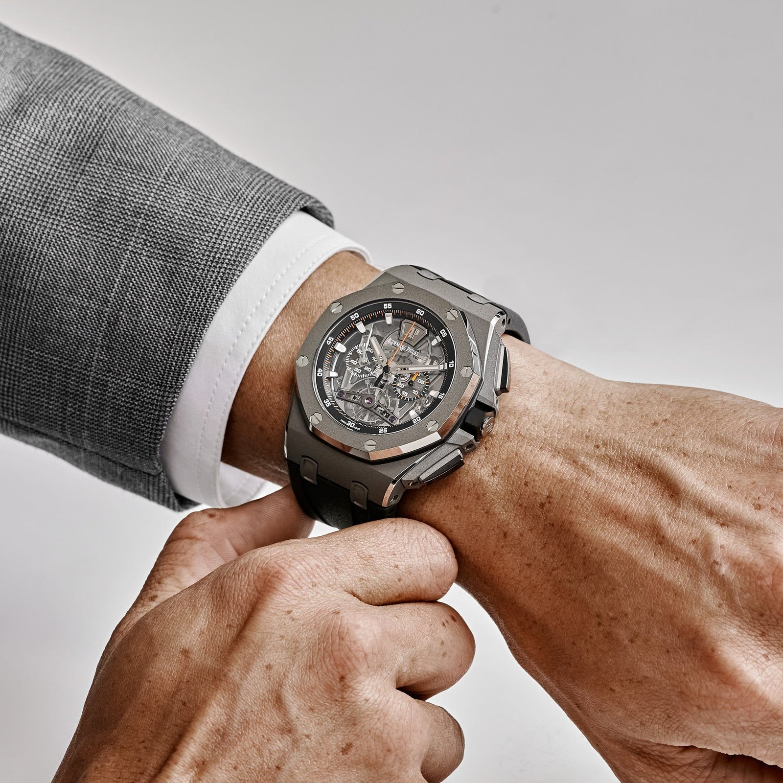 Royal Oak Offshore Tourbillon Chronograph Titanium (2017) 9 Royal Oak Offshore Tourbillon Chronograph Titanium (2017) - Image 9