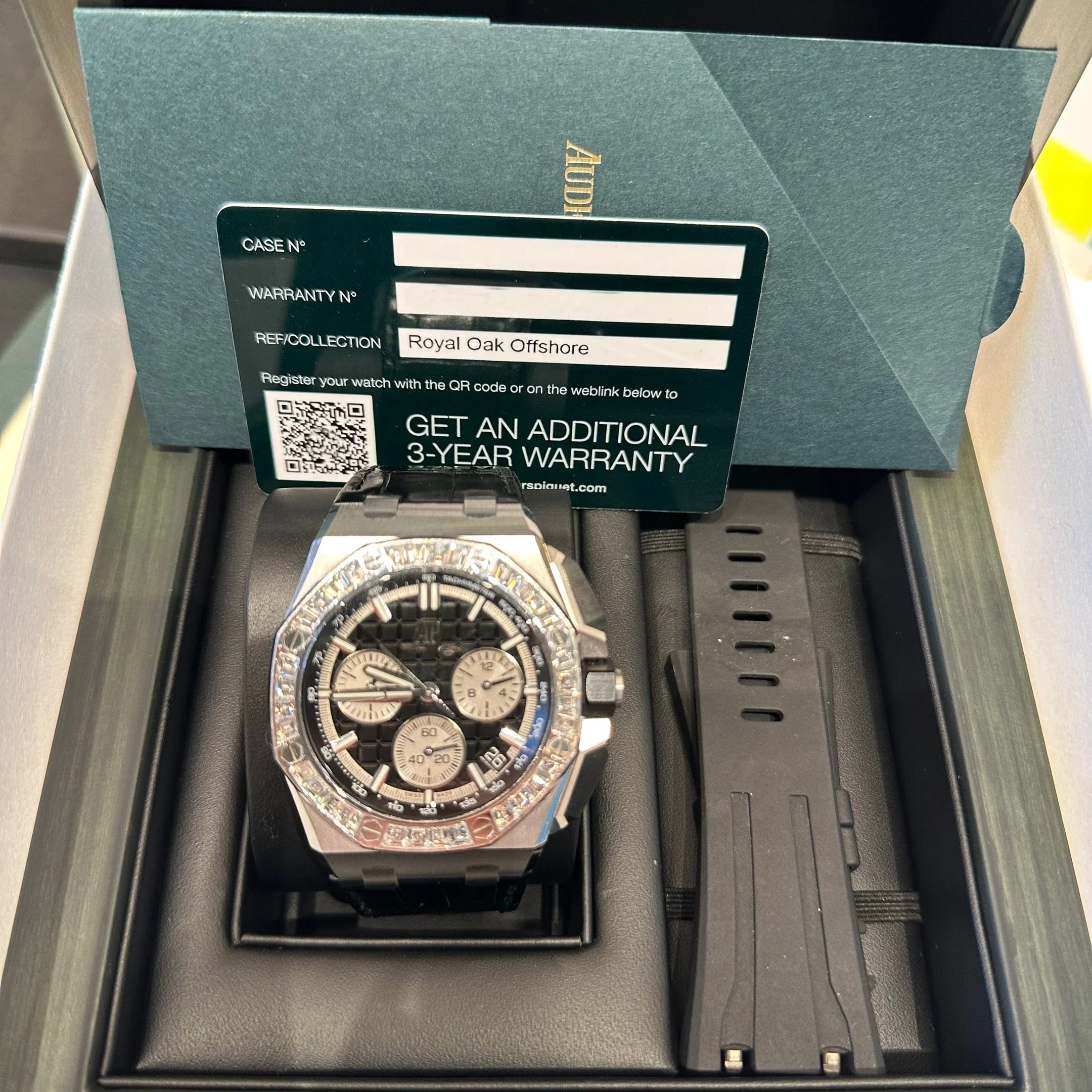 Royal Oak Offshore Chronograph White Gold Diamond Bezel Black Dial (2024) 2 Royal Oak Offshore Chronograph White Gold Diamond Bezel Black Dial (2024) - Image 2