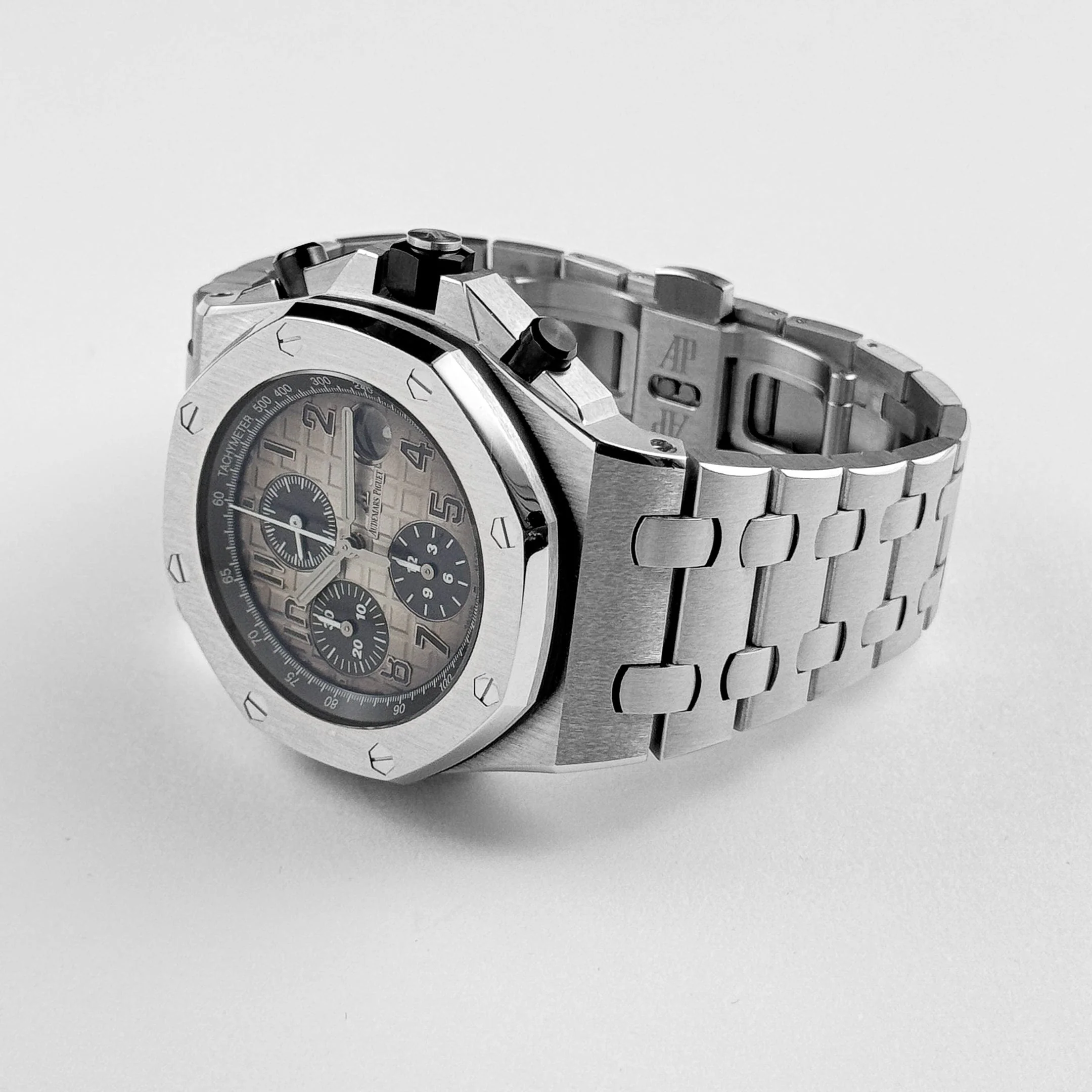 Royal Oak Offshore Chronograph Platinum Grey Dial Limited Edition (2017) 12 Royal Oak Offshore Chronograph Platinum Grey Dial Limited Edition (2017) - Image 12