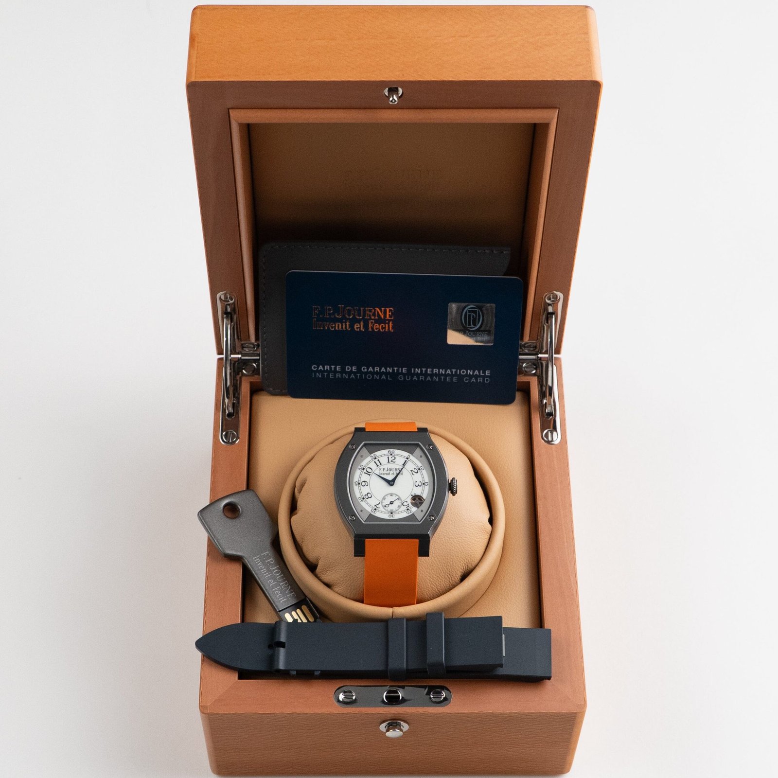 Élégante 48 Ref. ELHT Titalyt Luminescent White Dial (2019) 16 Élégante 48 Ref. ELHT Titalyt Luminescent White Dial (2019) - Image 16