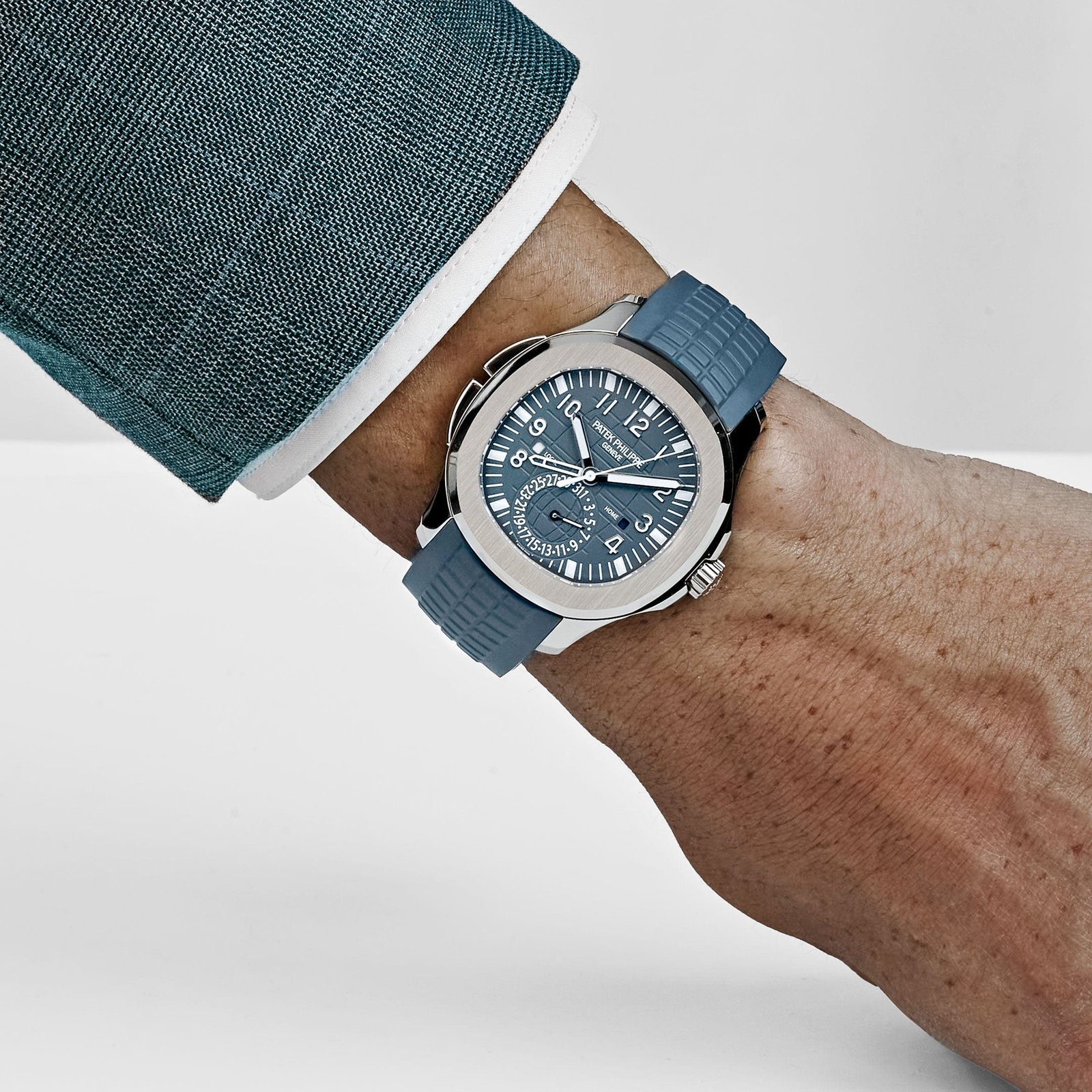 Aquanaut 'Travel Time' White Gold Blue-Gray Dial (2024) 3 Aquanaut 'Travel Time' White Gold Blue-Gray Dial (2024) - Image 3