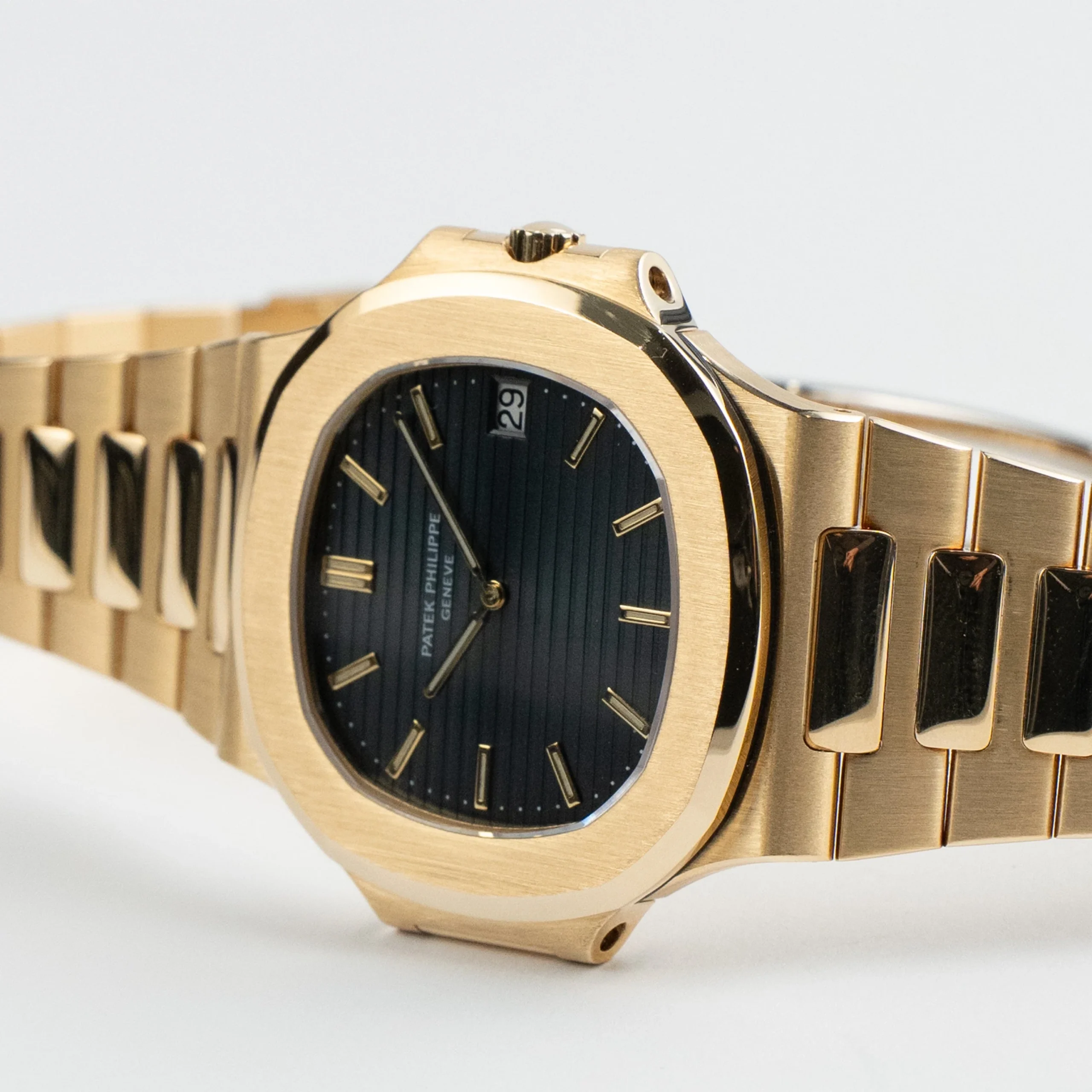 Nautilus Vintage Yellow Gold Black Ribbed Dial 3 Nautilus Vintage Yellow Gold Black Ribbed Dial - Image 3