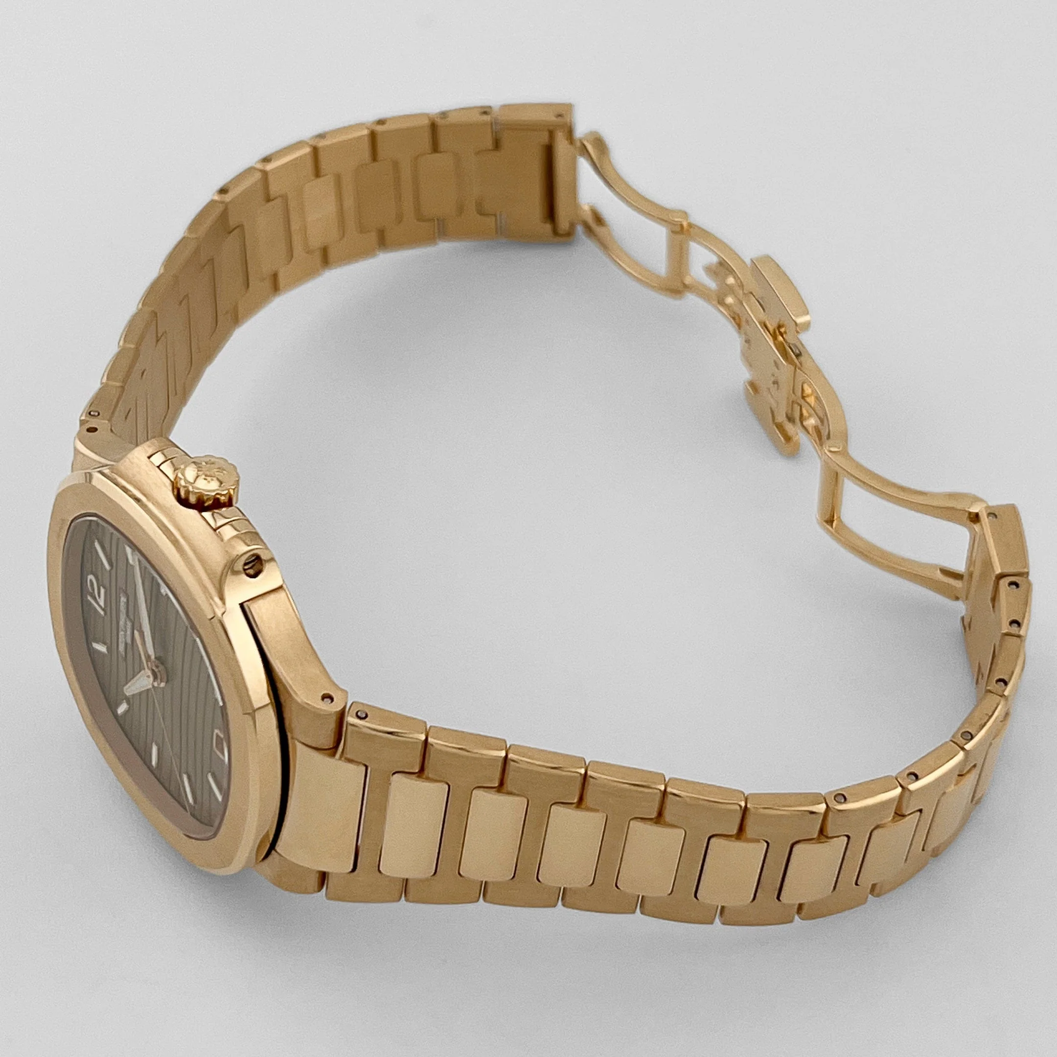 Nautilus 'Ladies' Rose Gold Champagne Golden Dial (2024) 3 Nautilus 'Ladies' Rose Gold Champagne Golden Dial (2024) - Image 3