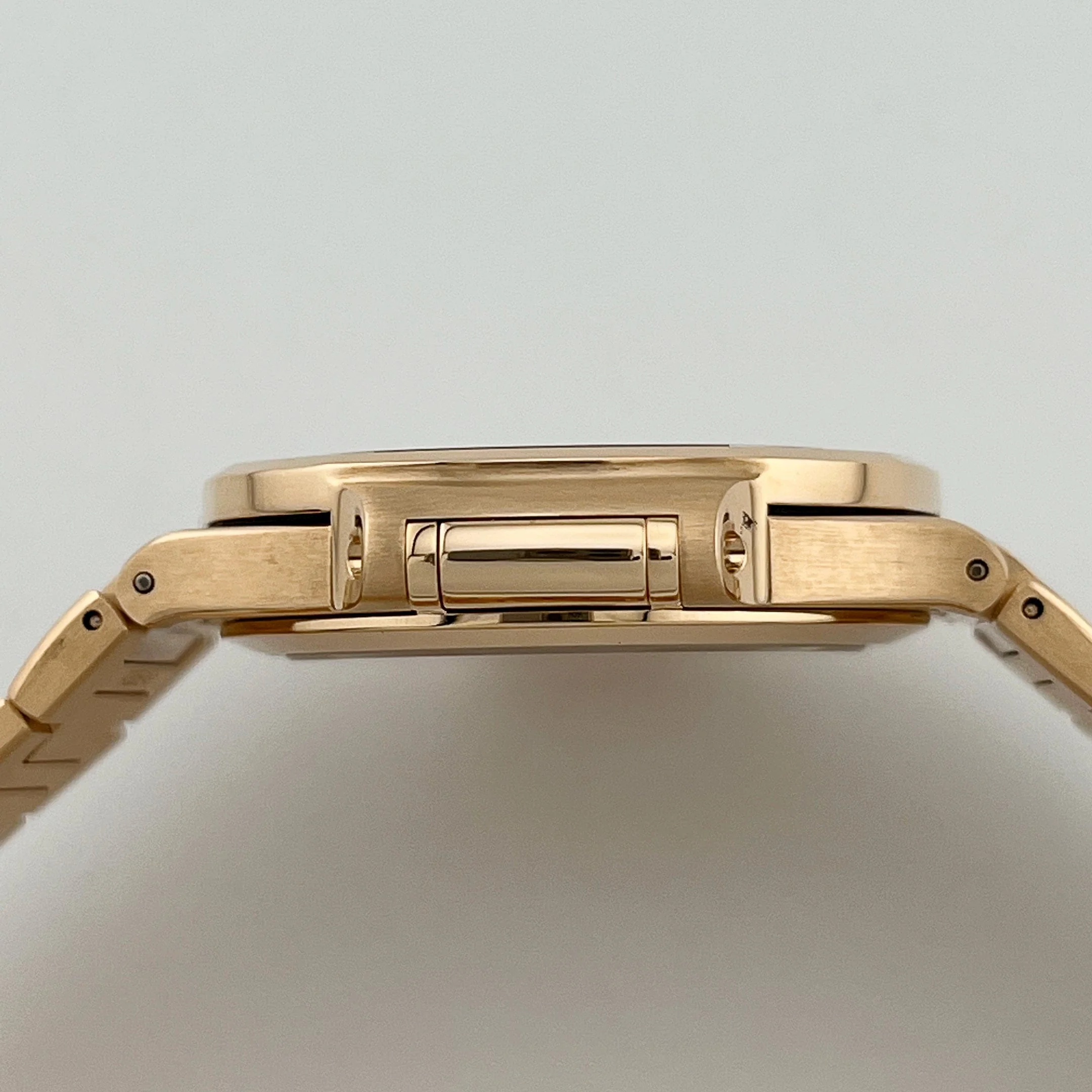 Nautilus 'Ladies' Rose Gold Champagne Golden Dial (2024) 6 Nautilus 'Ladies' Rose Gold Champagne Golden Dial (2024) - Image 6