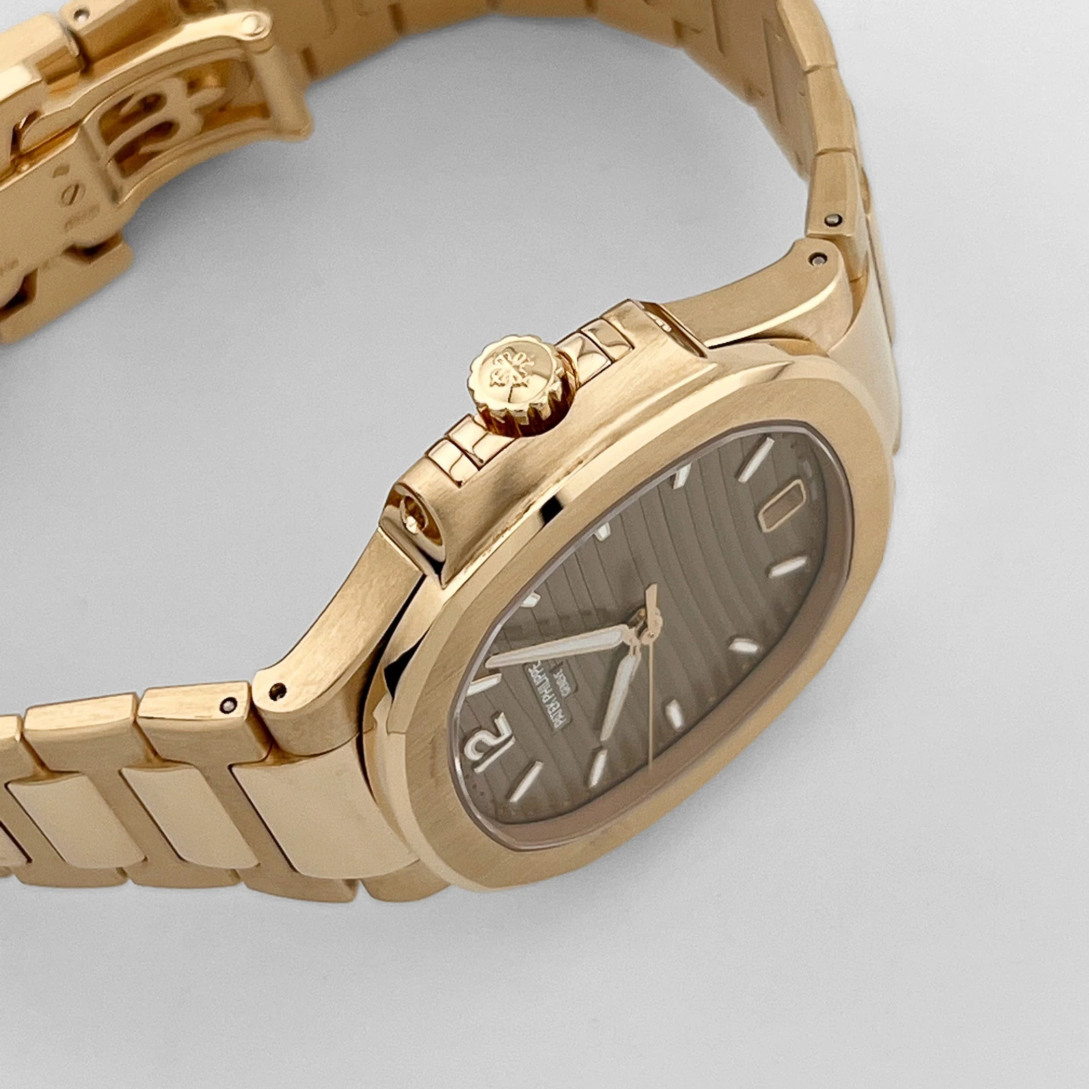 Nautilus 'Ladies' Rose Gold Champagne Golden Dial (2024) 9 Nautilus 'Ladies' Rose Gold Champagne Golden Dial (2024) - Image 9