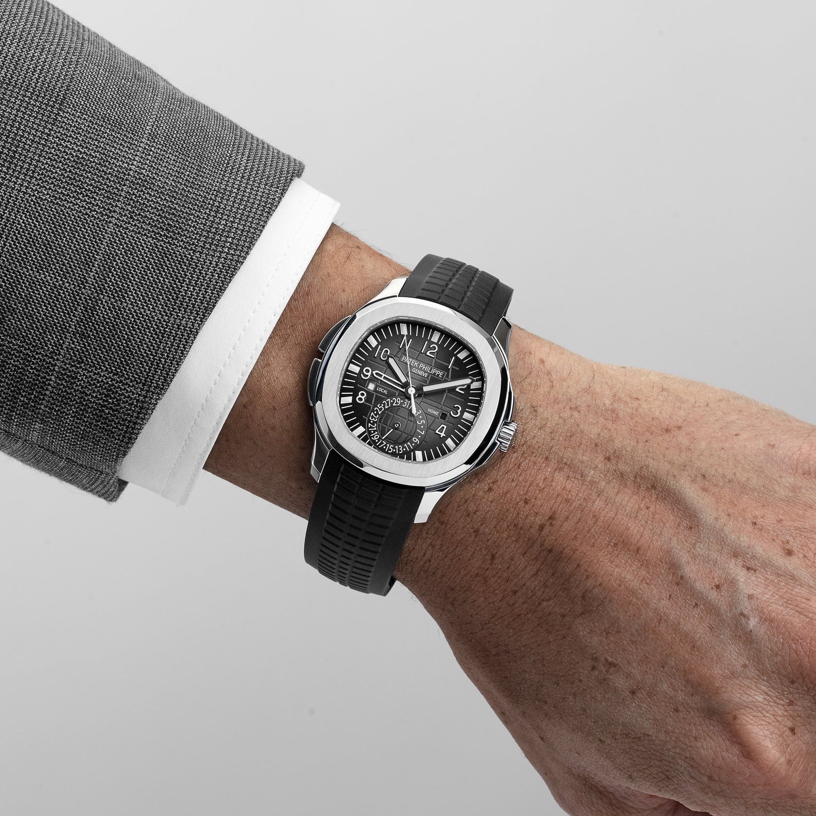 Aquanaut 'Travel Time' Stainless Steel Black Dial (2021) 8 Aquanaut 'Travel Time' Stainless Steel Black Dial (2021) - Image 8