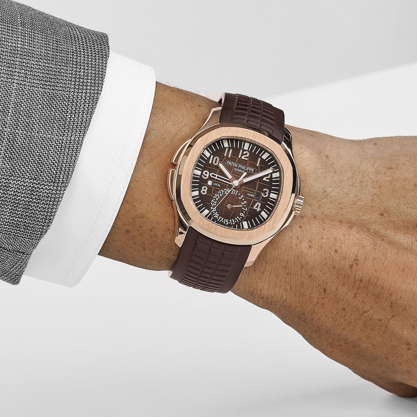 Aquanaut Travel Time Rose Gold Brown Dial (2024) 5 Aquanaut Travel Time Rose Gold Brown Dial (2024) - Image 5