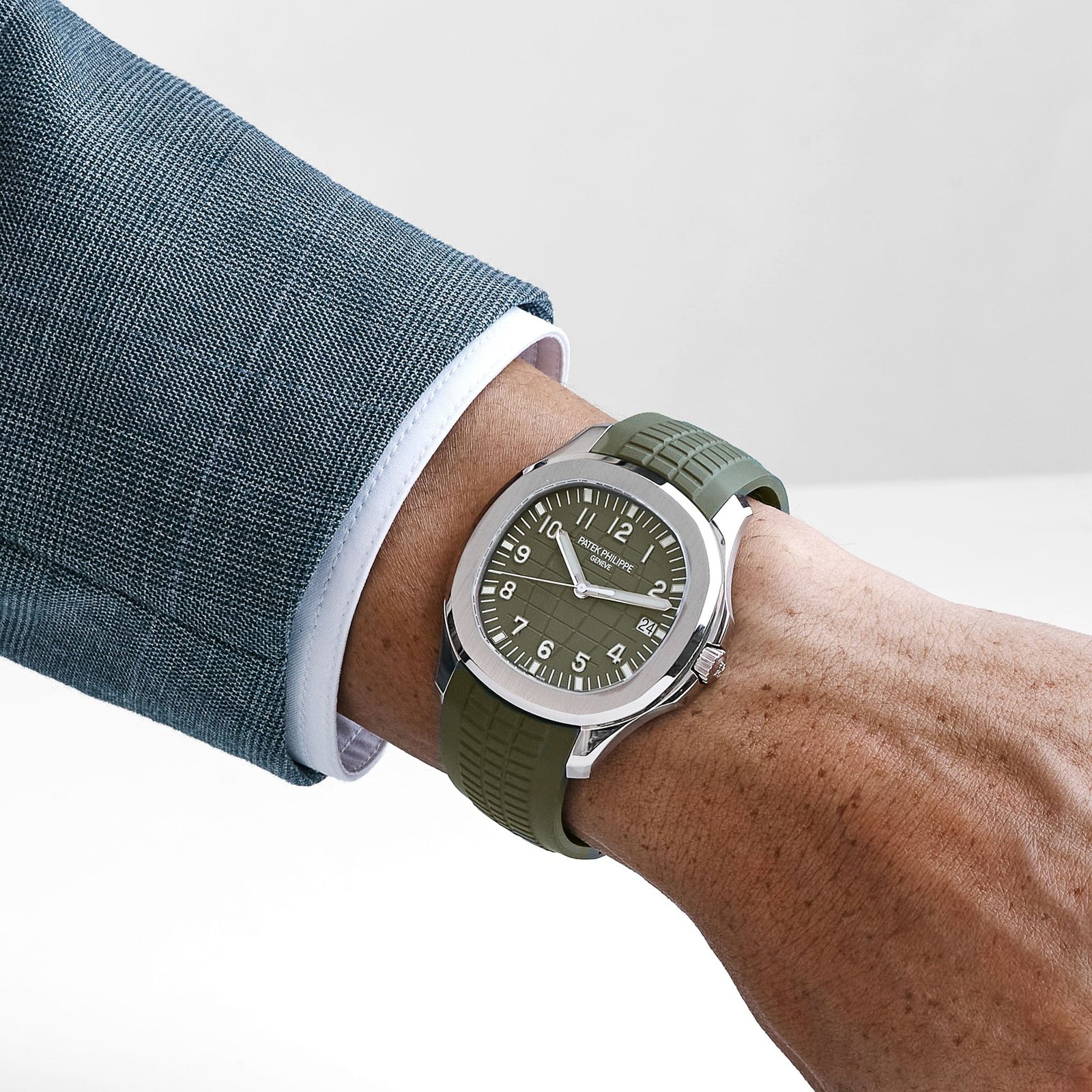 Aquanaut 'Jumbo' White Gold Khaki Green 6 Aquanaut 'Jumbo' White Gold Khaki Green - Image 6