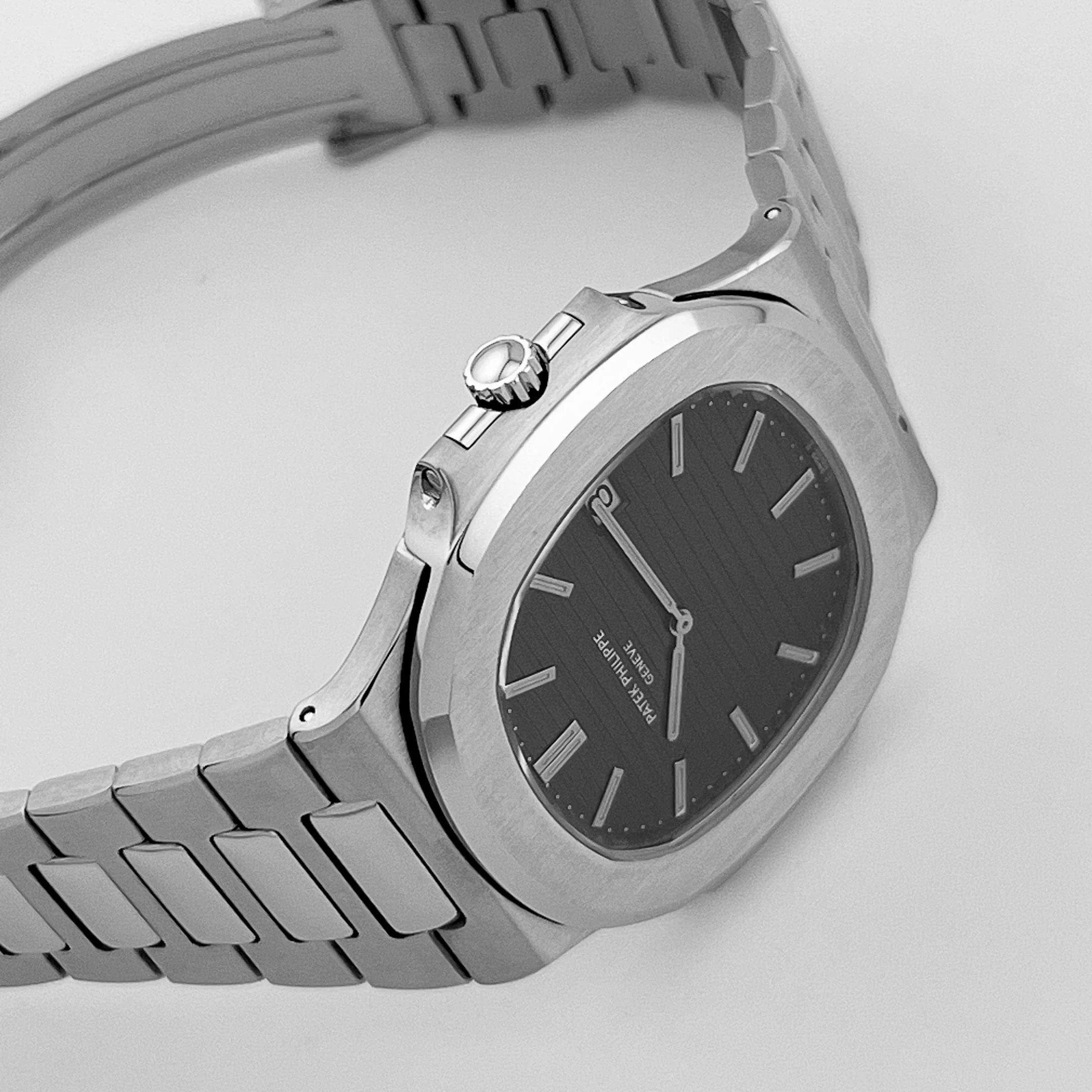 Nautilus Vintage Stainless Steel Black Dial (1982) 9 Nautilus Vintage Stainless Steel Black Dial (1982) - Image 9