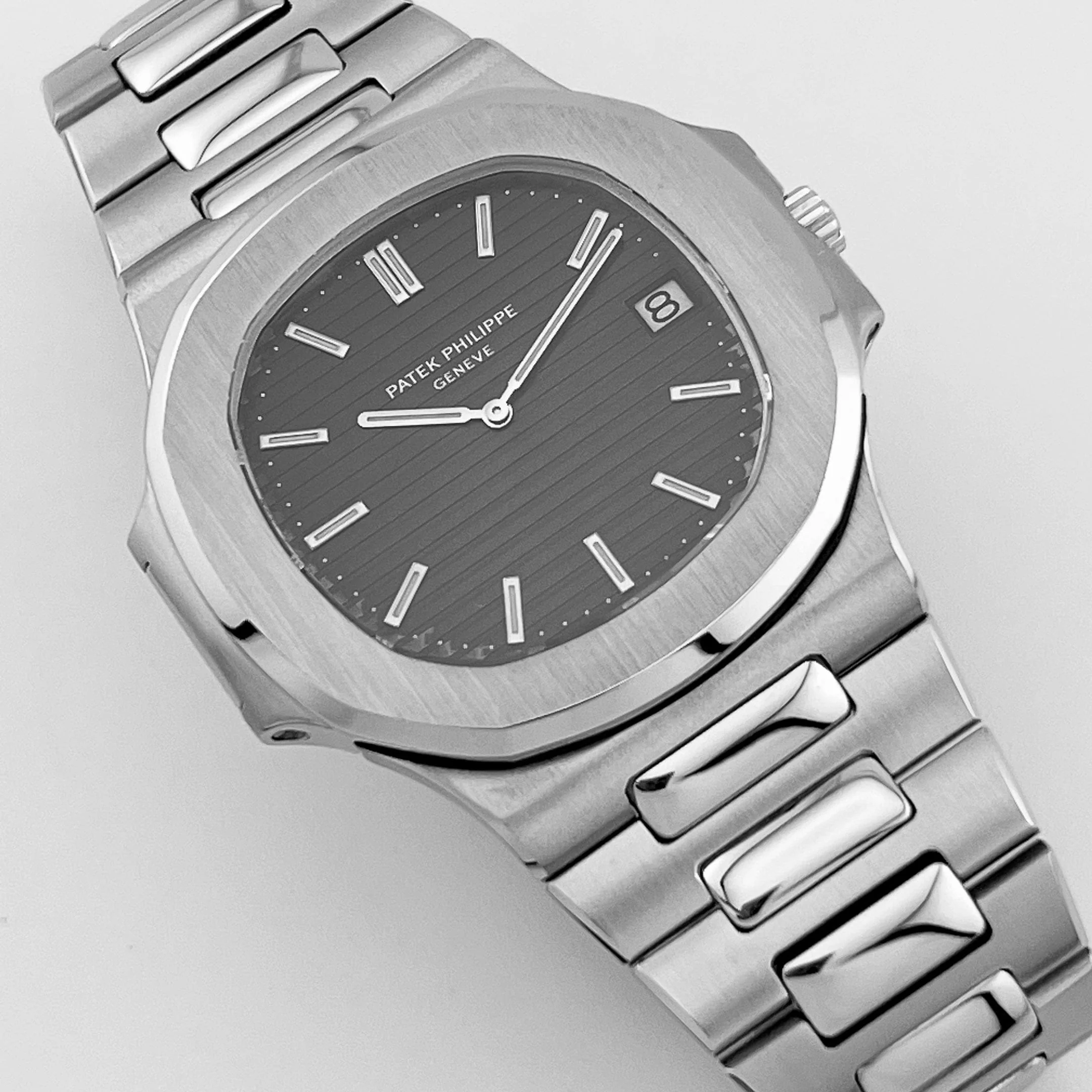 Nautilus Vintage Stainless Steel Black Dial (1982) 10 Nautilus Vintage Stainless Steel Black Dial (1982) - Image 10