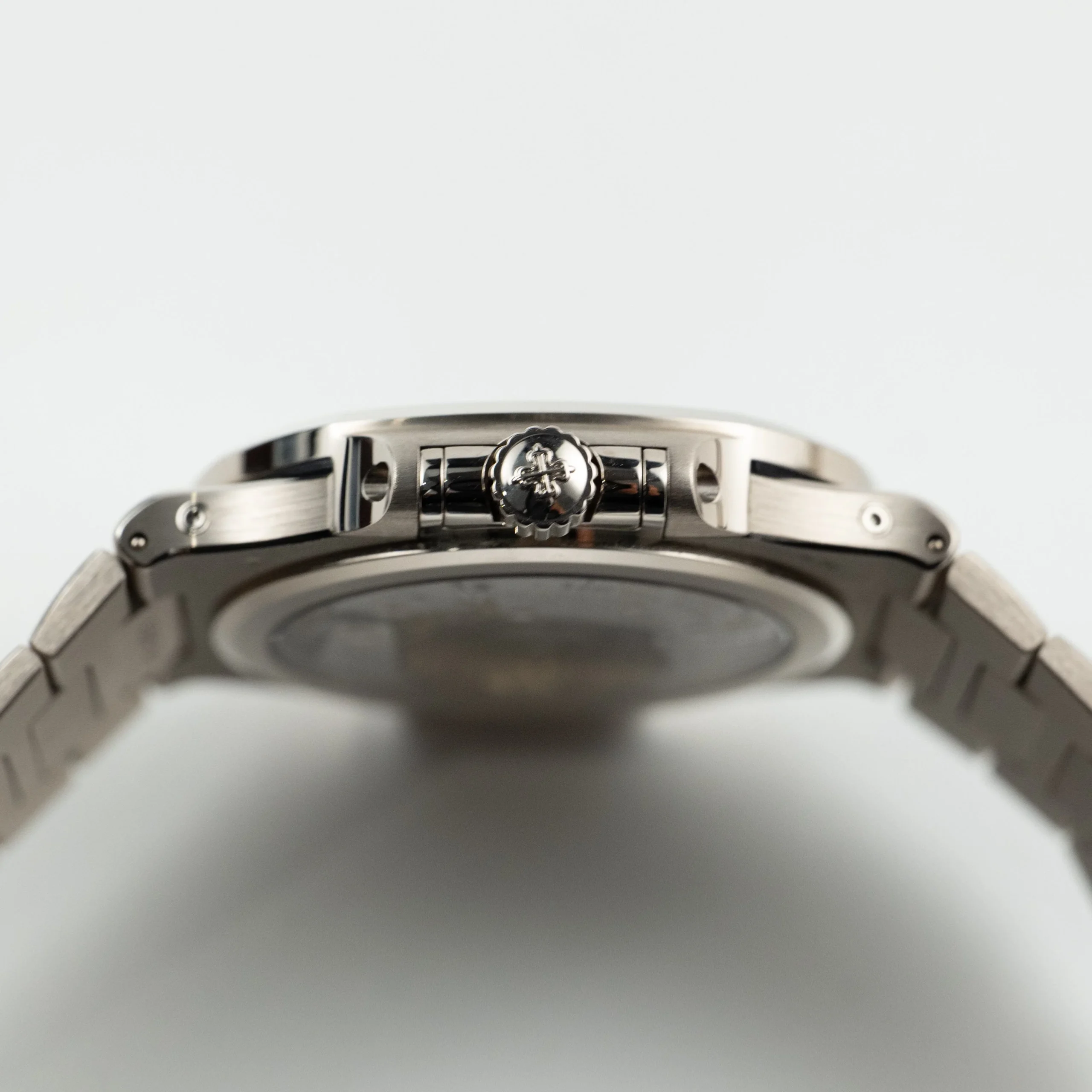 Nautilus Perpetual Calendar Moon Phases (2024) 7 Nautilus Perpetual Calendar Moon Phases (2024) - Image 7