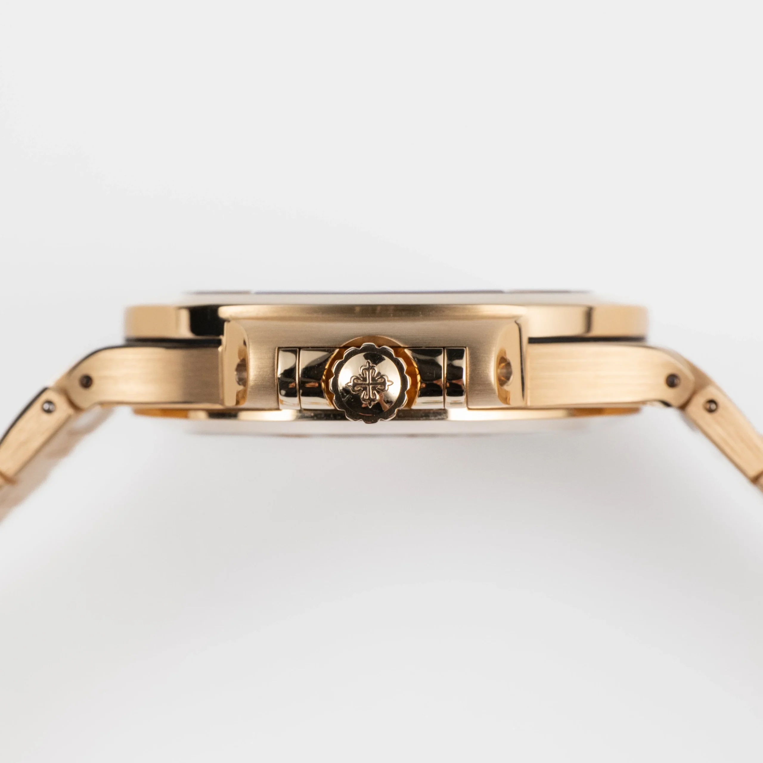 Nautilus 'Ladies' Rose Gold Champagne Golden Dial (2021) 6 Nautilus 'Ladies' Rose Gold Champagne Golden Dial (2021) - Image 6