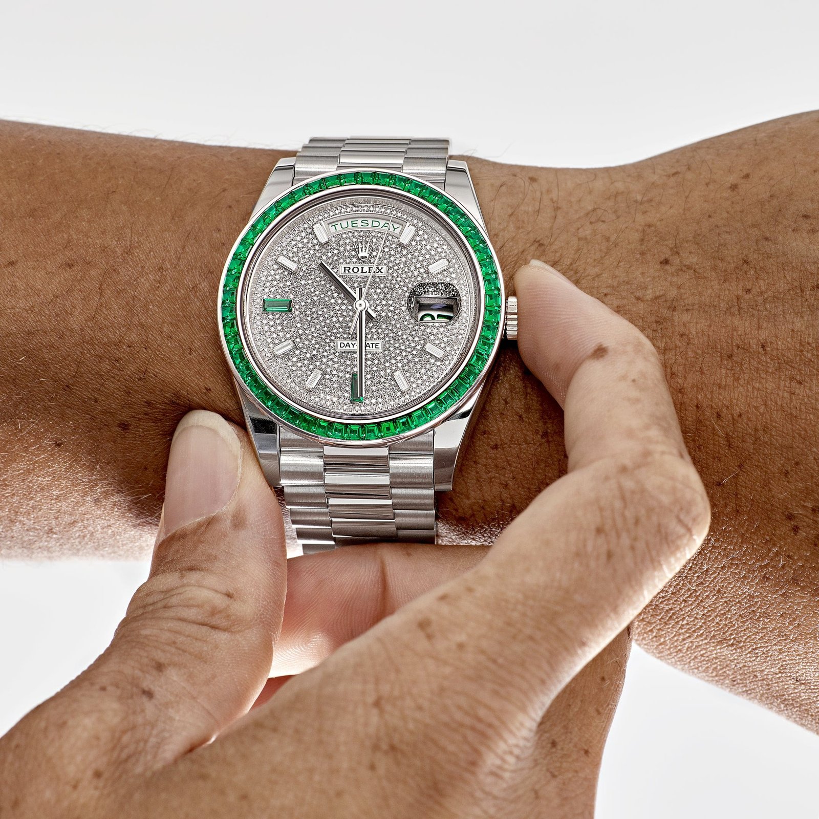 Day-Date Platinum Diamond Dial Emerald Bezel 6 Day-Date Platinum Diamond Dial Emerald Bezel - Image 6