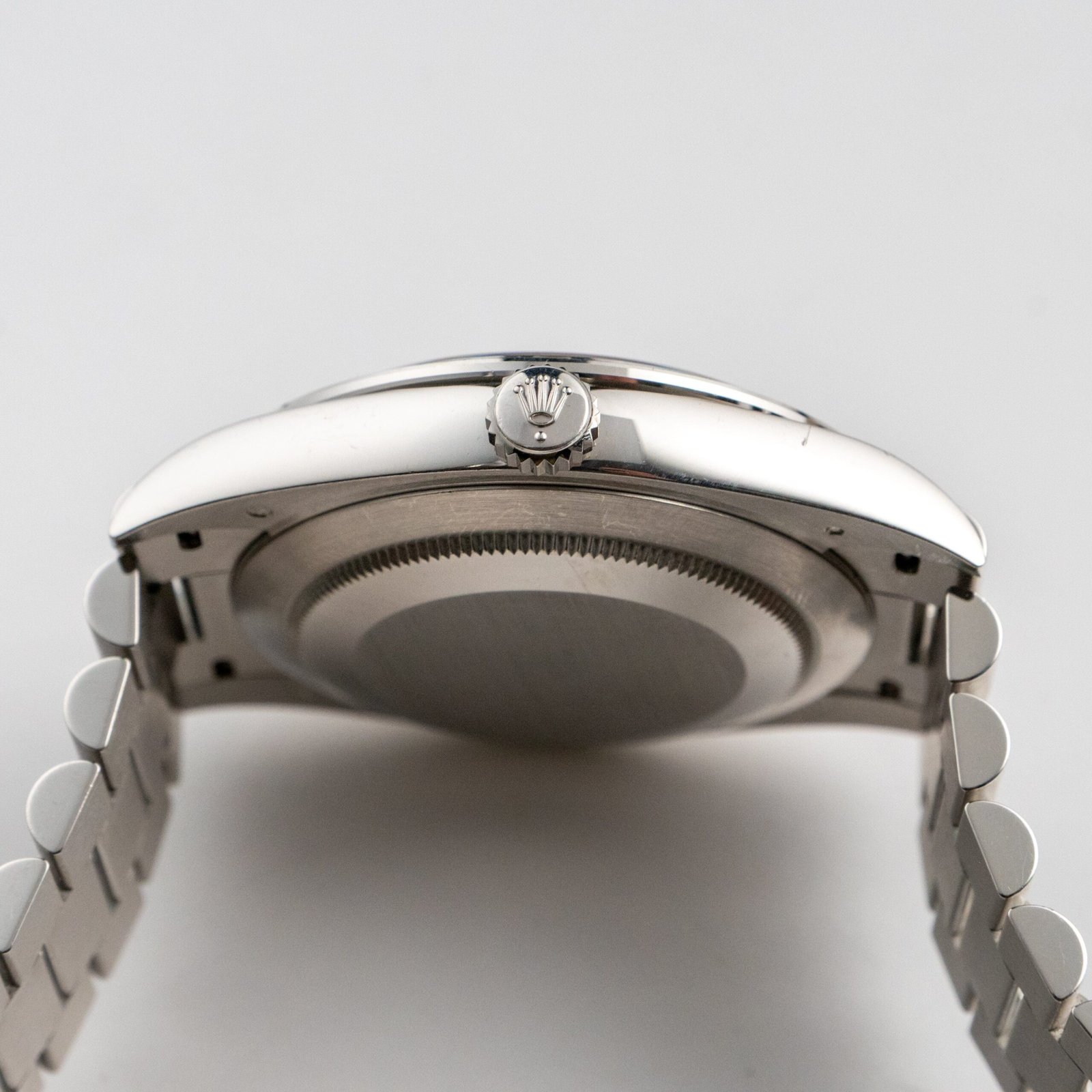 Day-Date Platinum Diamond Bezel Ice Blue Diamond Dial (2017) 9 Day-Date Platinum Diamond Bezel Ice Blue Diamond Dial (2017) - Image 9