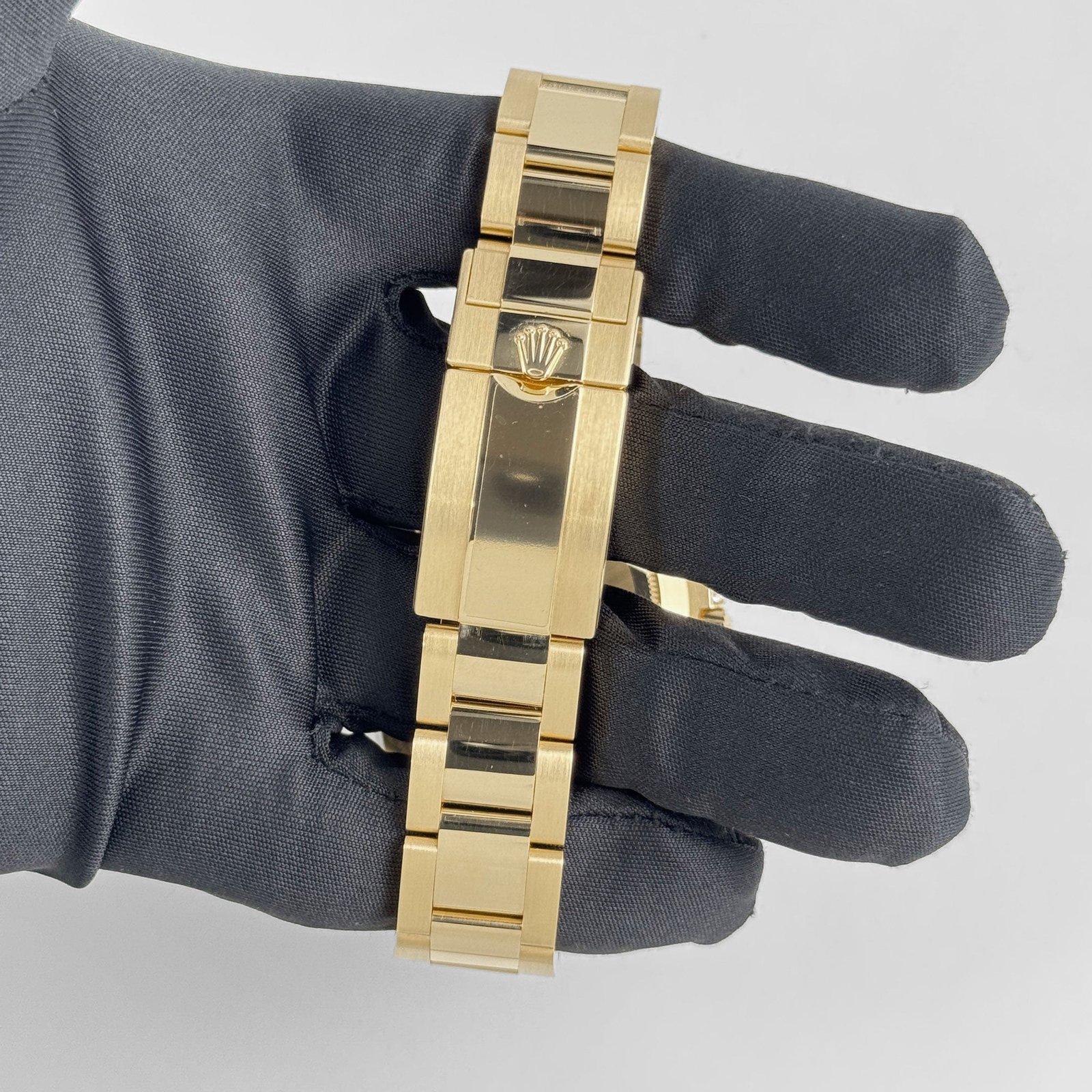 Daytona 'Eye of the Tiger' Yellow Gold Diamond Accents (2024) 3 Daytona 'Eye of the Tiger' Yellow Gold Diamond Accents (2024) - Image 3